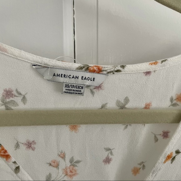 American Eagle Floral Blouse - Picture 3 of 3